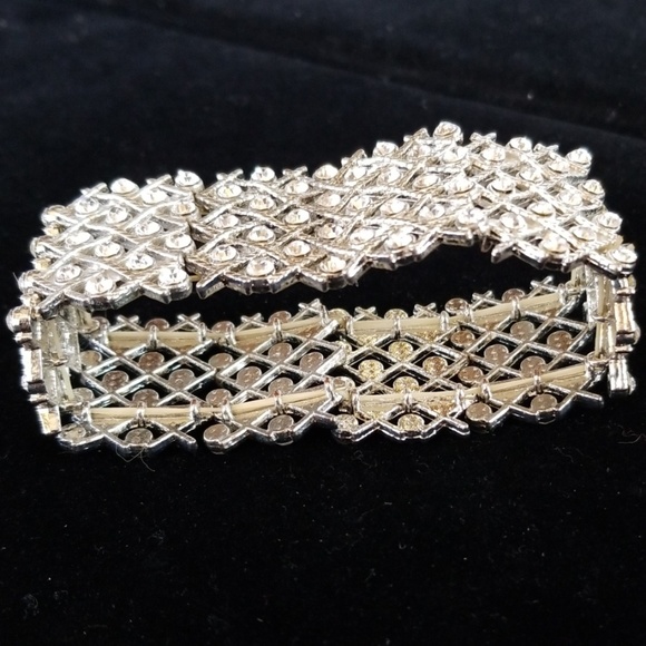 Vintage Clear Rhinestone Silver Tone Metal Stretch Metal Cuff Bracelet - Picture 11 of 12